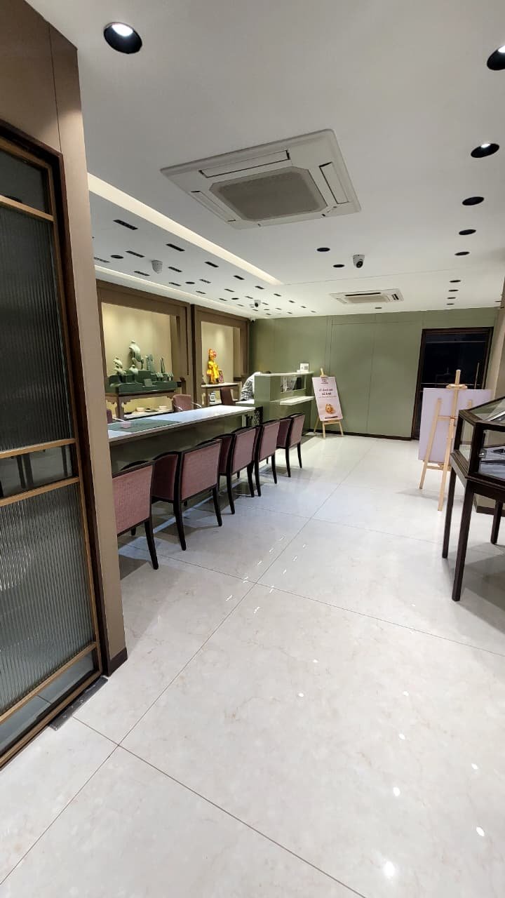 Showroom Interior Gallery